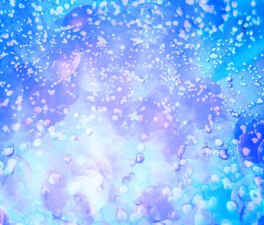 Mavi arka plandaki ışık ışınları