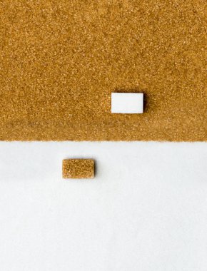 Biber farklı tür ile pounder: siyah, yeşil, beyaz, pembe. Daha lezzetli yemekler için baharatlı baharatlar.