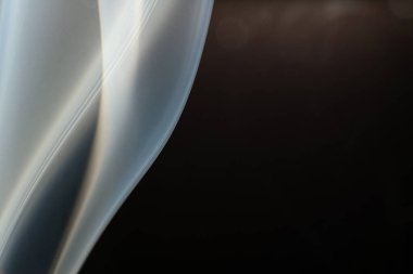 dumanı siyah arkaplanda