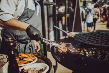 Sokak yemekleri festivali, ızgarada şef ızgara