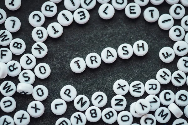Word Trash Fait Petites Lettres Blanches Sur Fond Noir — Photo