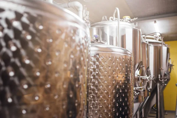 Hantverk Ölbryggningsutrustning Bryggeriet Framställning Alkoholhaltiga Drycker — Stockfoto