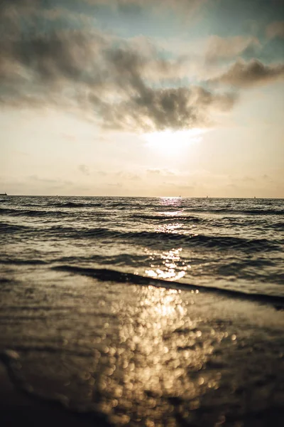 Tarde Junto Mar Hermosa Puesta Sol —  Fotos de Stock