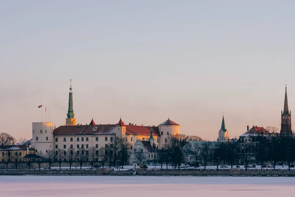 Blick Auf Die Stadt Bei Strahlendem Sonnenschein Riga Lettland — Stockfoto