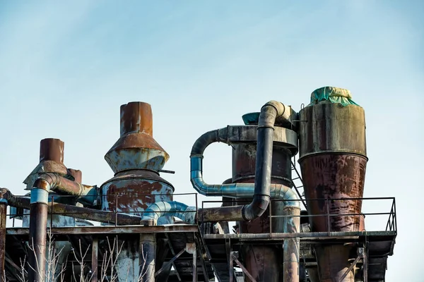 Gamla Och Rostiga Industrirör Från Fabrik — Stockfoto