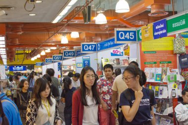 Bangkok - 28 Ekim 2018: Tanımlanamayan ziyaretçi defterinde adil 28 Ekim 2018 Bangkok, Tayland