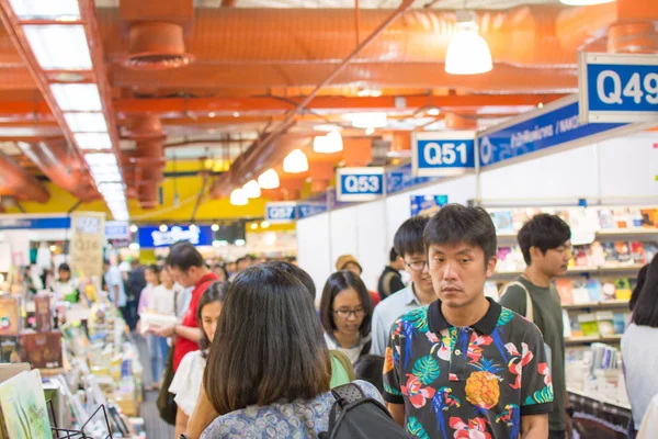 Bangkok - 28 Ekim 2018: Tanımlanamayan ziyaretçi defterinde adil 28 Ekim 2018 Bangkok, Tayland