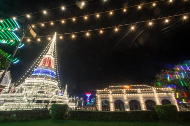 Güzel ışık, Phra Samut Chedi, Samut Prakan, Tayland.