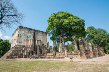  Sukhothai Tarih Parkı tapınakta Wat Sri dostum. Sukhothai, Thailand.This Unesco tarafından Dünya Mirası ilan edilir.