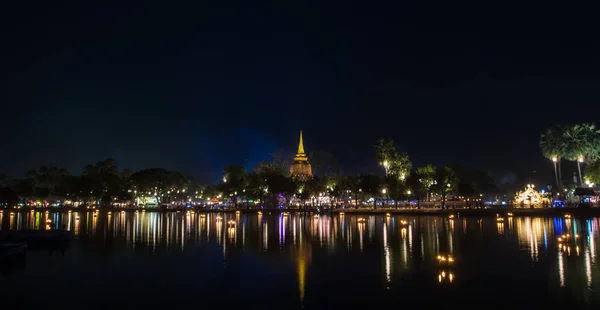 Sukhothais Historiska Park Kvällen Med Belysning Loy Krathong Festival Sukhothai — Stockfoto