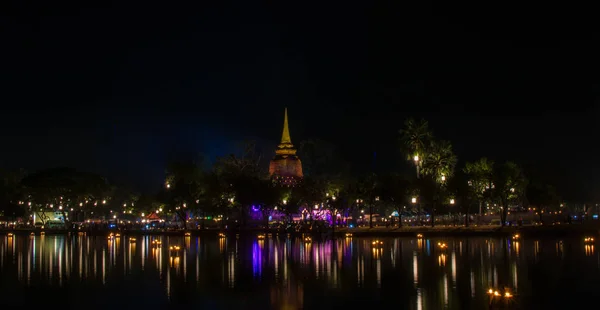 Sukhothais Historiska Park Kvällen Med Belysning Loy Krathong Festival Sukhothai — Stockfoto