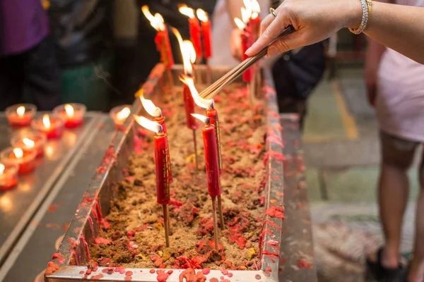 El cense bir tütsü burne ve yanan mum için joss sopa 