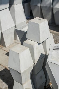 Dikdörtgen beton tencere bitkiler içinde stok için