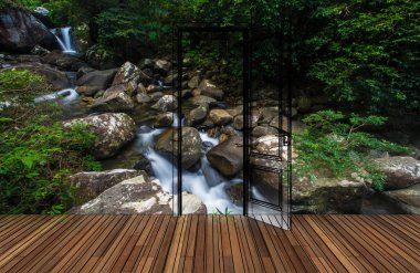 Açılış kapının arkasında manzara