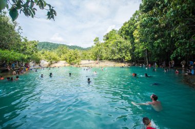 Krabi, Tayland - 4 Mayıs 2019 : Zümrüt Havuz m görünmeyen havuz