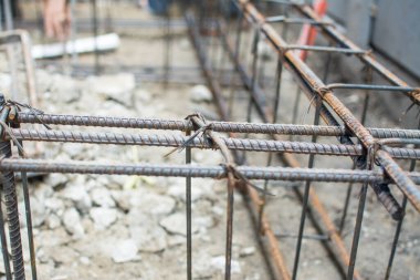 Çelik kiriş beton işi bekliyor.