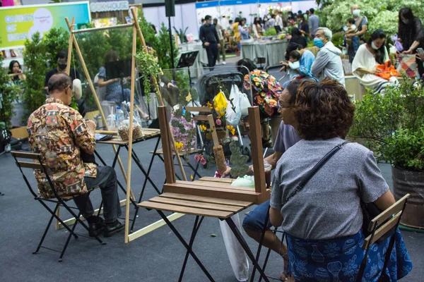 Bangkok Agosto 2020 Persone Che Camminano Alla Fiera Baanlaesuan Metà — Foto Stock