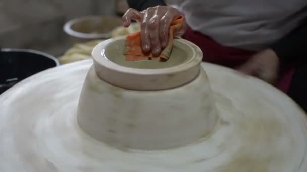 Hands Working Clay Potter Wheel Lampang Thailand — Stok video