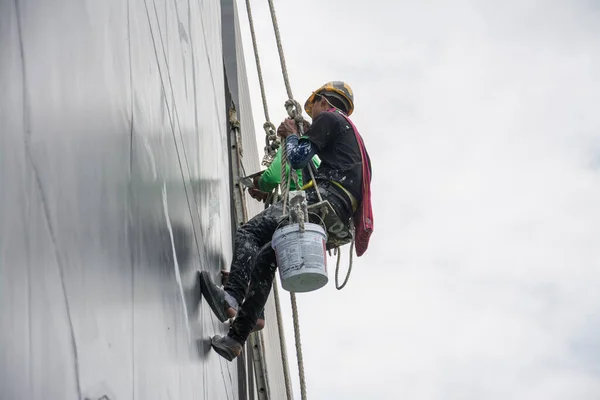 Painters Harnesses Hanging High Building Construction Site Hand Brush Color — Stock Photo, Image