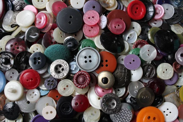 Una Gran Pila Coloridos Botones Vintage Disparados Cerca Para Teléfono —  Fotos de Stock