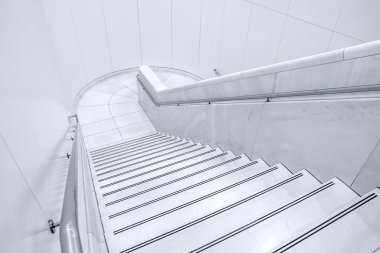 Döner mermer merdiven parçası