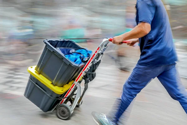 Dostawy Towarów Dolly Ręcznie Celowo Ruchu Rozmycie — Zdjęcie stockowe