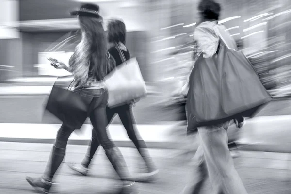 Visita las tiendas de la ciudad — Foto de Stock