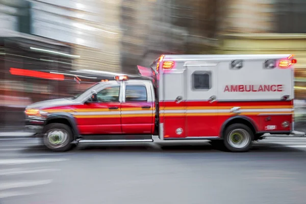 Ambulancia Coche Emergencia Movimiento Borroso —  Fotos de Stock