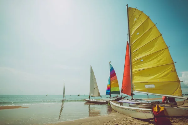 Colorful Sailboat Tropical Beach Summer Vintage Coor Effect — Stock Photo, Image