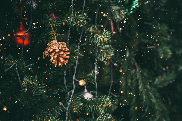 스파클 라이트 효과와 소나무 빈티지 크리스마스 크리스마스와 배경입니다 빈티지 — 스톡 사진