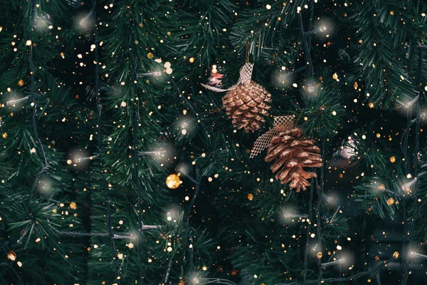 Vintage Christmas Tree Met Decoratie Van Pine Cone Fonkeling Lichte — Stockfoto
