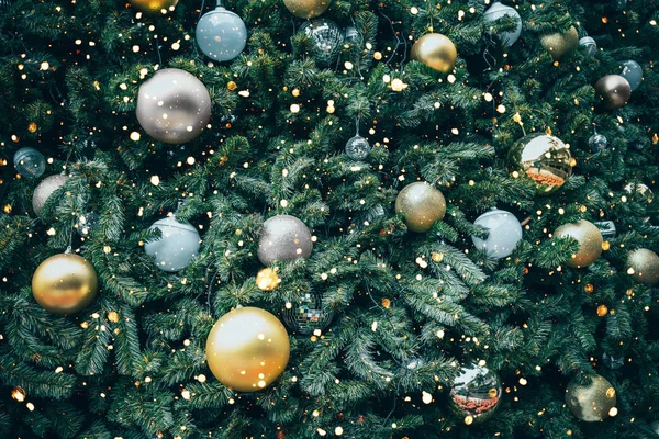 Vintage Christmas Tree Met Gouden Bal Ornament Decoratie Sparkle Licht — Stockfoto