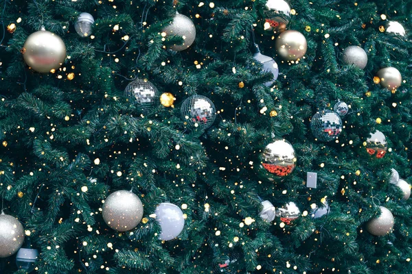 Árbol Navidad Vintage Con Adorno Decoración Bolas Oro Luz Brillante —  Fotos de Stock