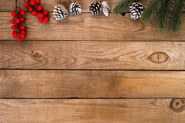 Rustieke Achtergrond Van Kerstmis Xmas Sieraad Met Sparren Hulst Berry — Stockfoto