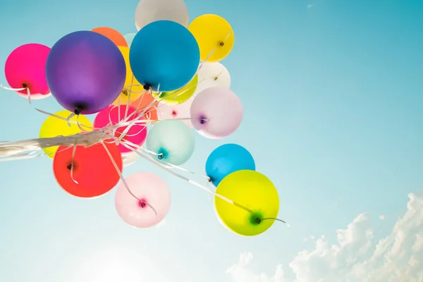 Balões Coloridos Feitos Com Efeito Filtro Retro Instagram Conceito Dia — Fotografia de Stock