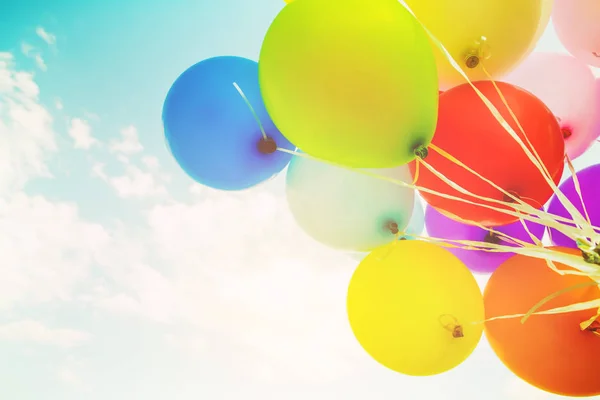 Balões Coloridos Feitos Com Efeito Filtro Retrô Conceito Dia Nascimento — Fotografia de Stock