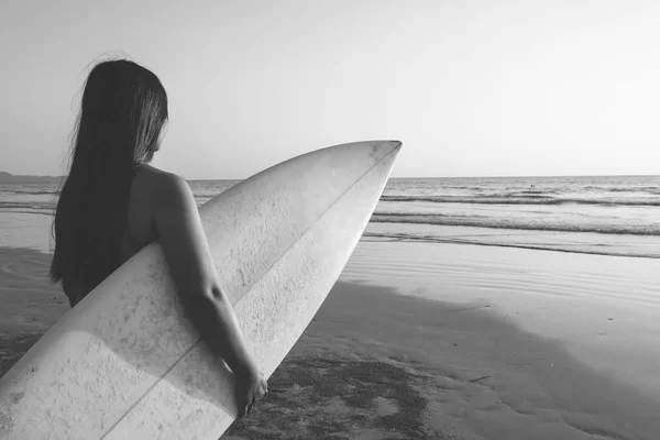 Nostalgia Lembrança Foto Surfista Mulher Biquíni Para Surf Bela Mulher — Fotografia de Stock