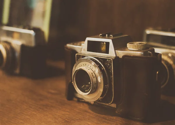 Koleksiyon Klasik Eski Film Kamera Retro Teknolojisi Vintage Renk Tonu — Stok fotoğraf