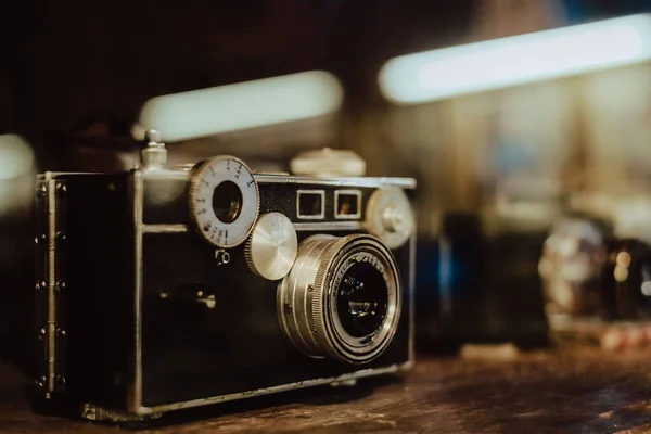 Klasik Film Kamerası Koleksiyon Malzemeleri Retro Fotoğraf Ekipmanları Klasik Renk — Stok fotoğraf