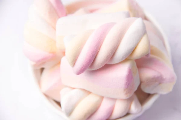 Marshmallows Aus Nächster Nähe Marshmallows Einer Schüssel Marshmallows Auf Weißem — Stockfoto