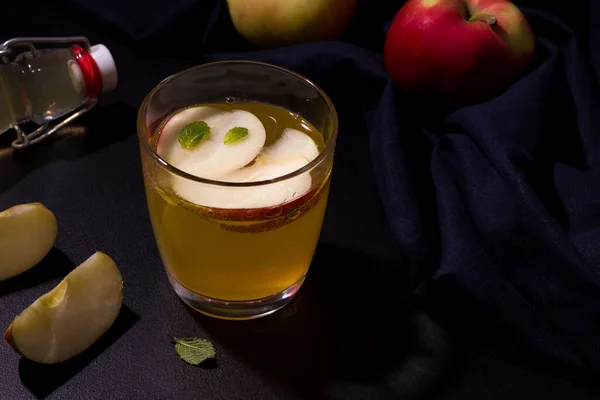 Summer Apple Drink Next Fresh Fruits Black Background — Stock Photo, Image
