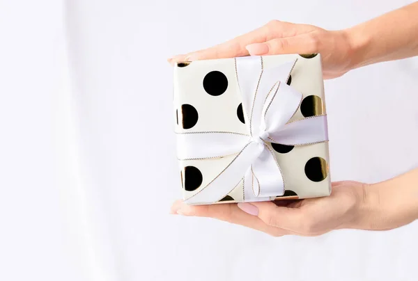 Gift wrapped on a white background. copy space — Stock Photo, Image