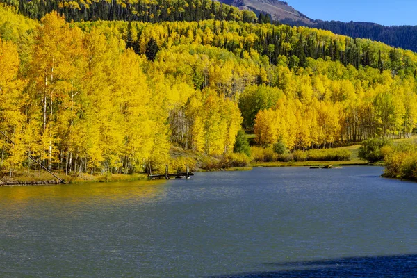 Herfstkleur in San Juan en Rocky Mountains van Colorado — Stockfoto