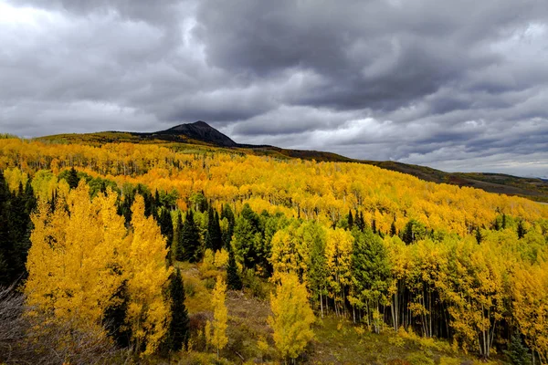 Осінній колір в Сан-Хуан і Скелясті гори Колорадо — стокове фото
