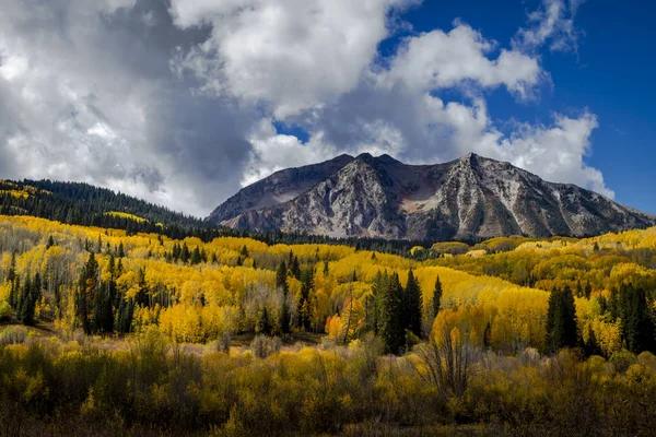 Осенний цвет в Сан-Хуане и Скалистых горах Колорадо — стоковое фото