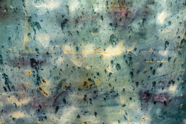 Yıpranmış ve paslanmış metal aracın yakın çekim