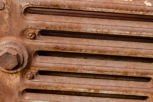 Frente do radiador envelhecido desgastado — Fotografia de Stock