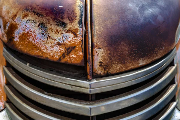 Frente de radiador de caminhão envelhecido weathered — Fotografia de Stock