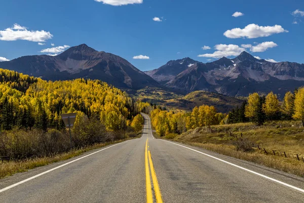 San Juan Scenic Byway w pobliżu Telluride Kolorado jesienią — Zdjęcie stockowe