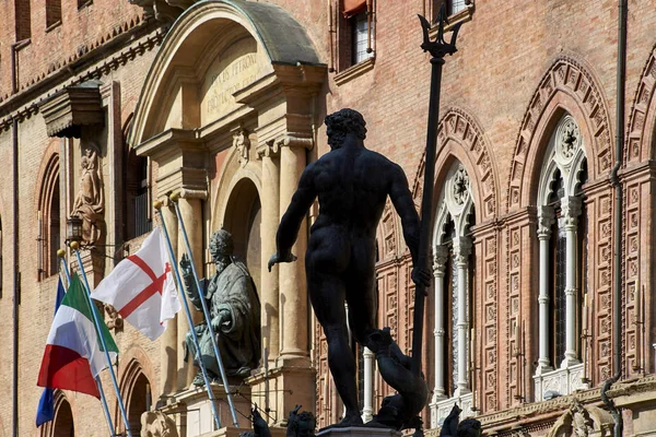 Neptün Bologna çeşmesi